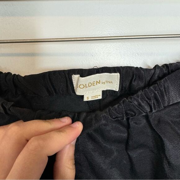 Aritzia Golden By TNA Black Pull On Satin Crop Pants Size Small - Picture 2 of 4